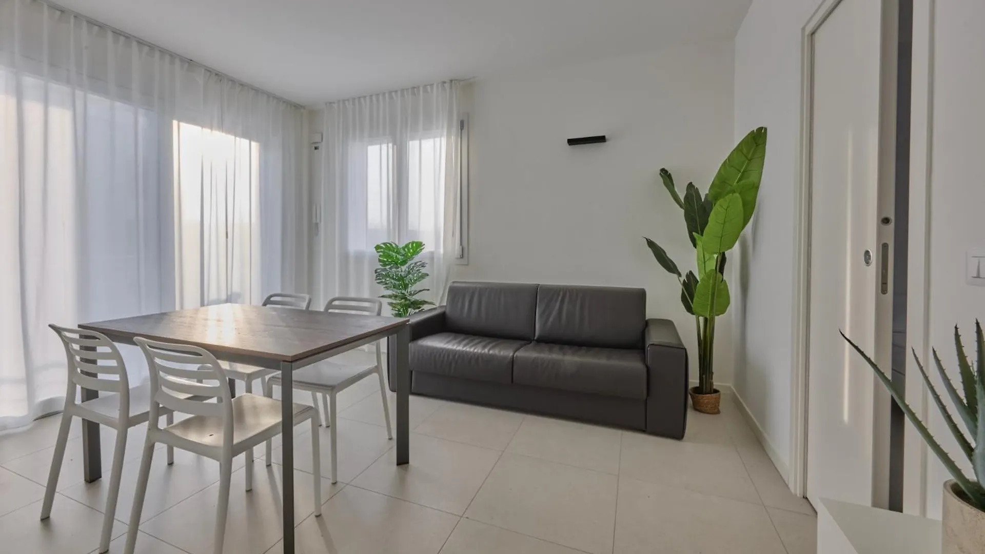 לידו די ג'סולו L14 Apartments 0*, לידו די ג'סולו איטליה